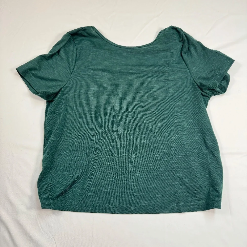 Short Sleeve Top Womens Size S Green Aztec Pattern Open Stomach V Neck